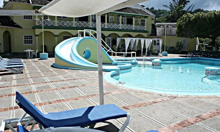 Private 2 Bedroom Beachfront Penthouse Condo Ocho Rios, Jamaica